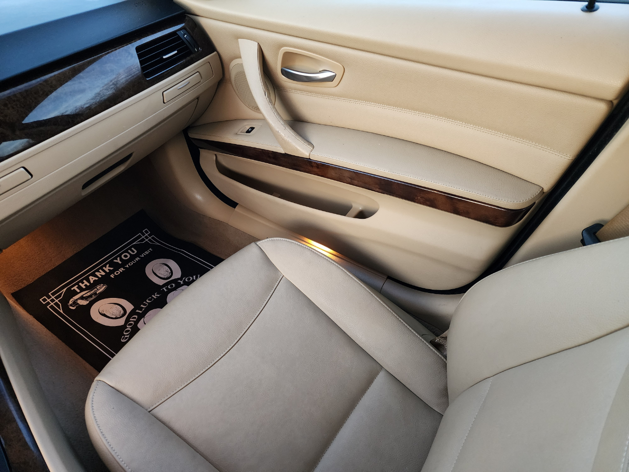 BMW 3-Series 328xi 2009