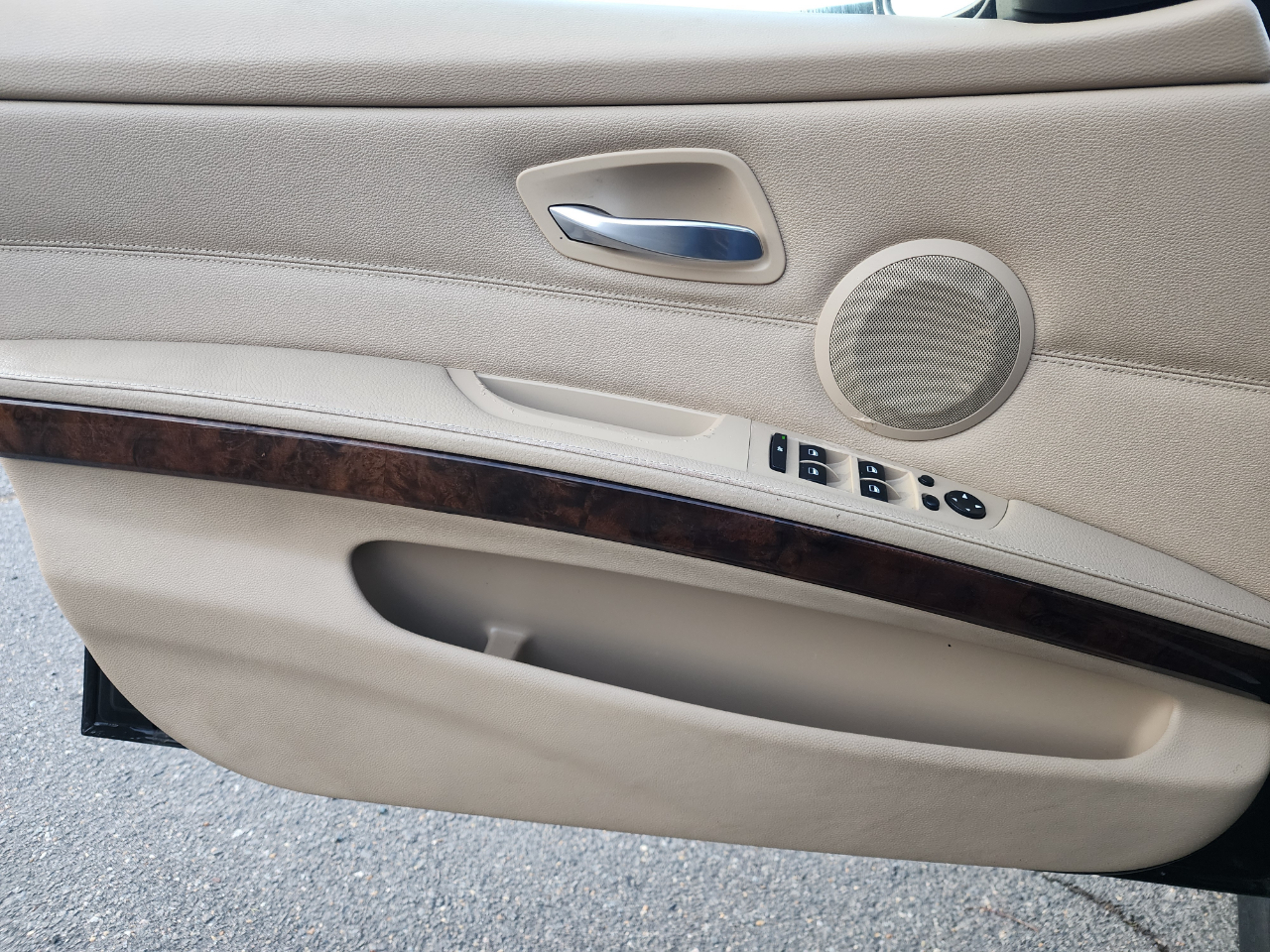 BMW 3-Series 328xi 2009