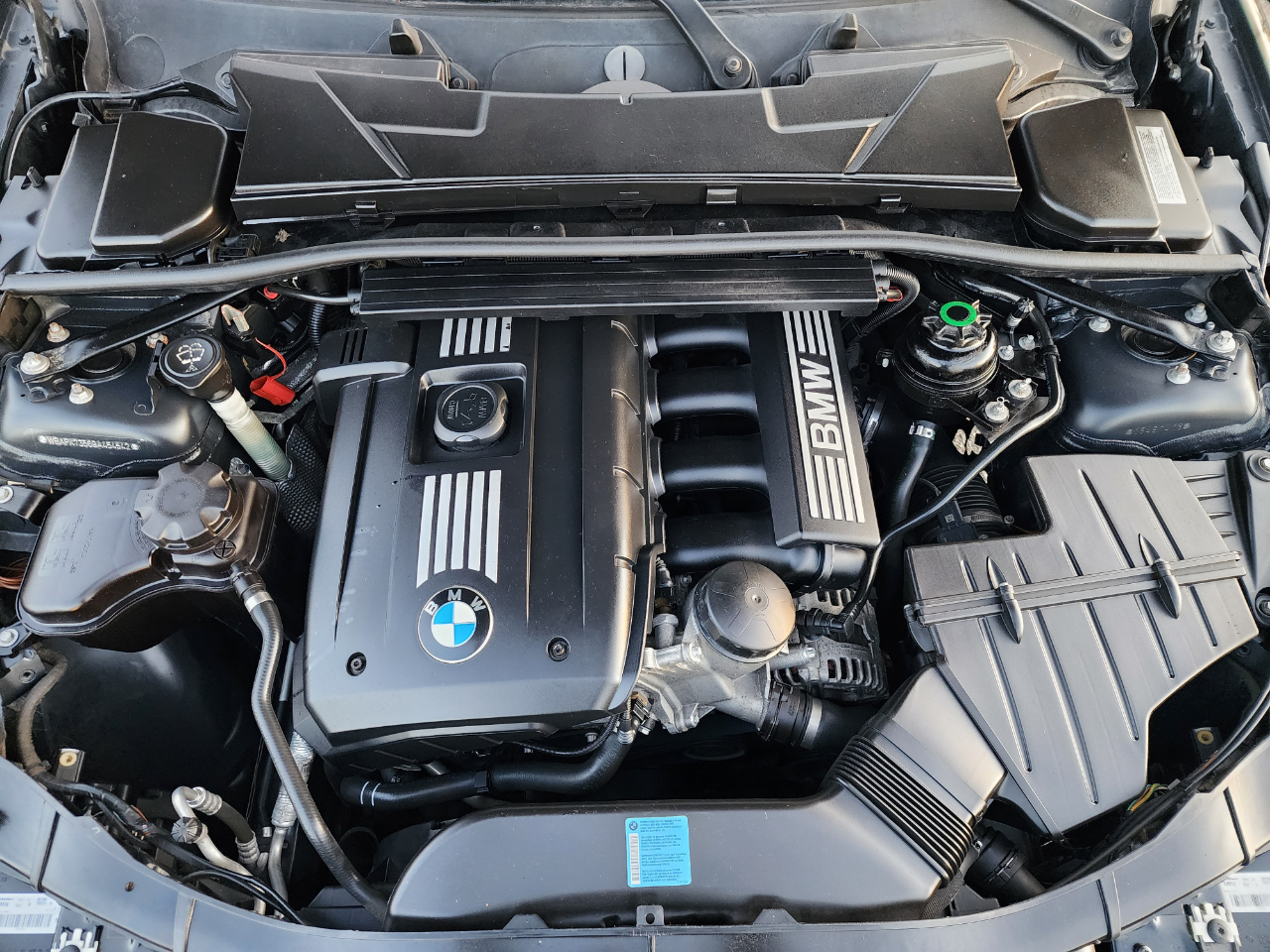 BMW 3-Series 328xi 2009