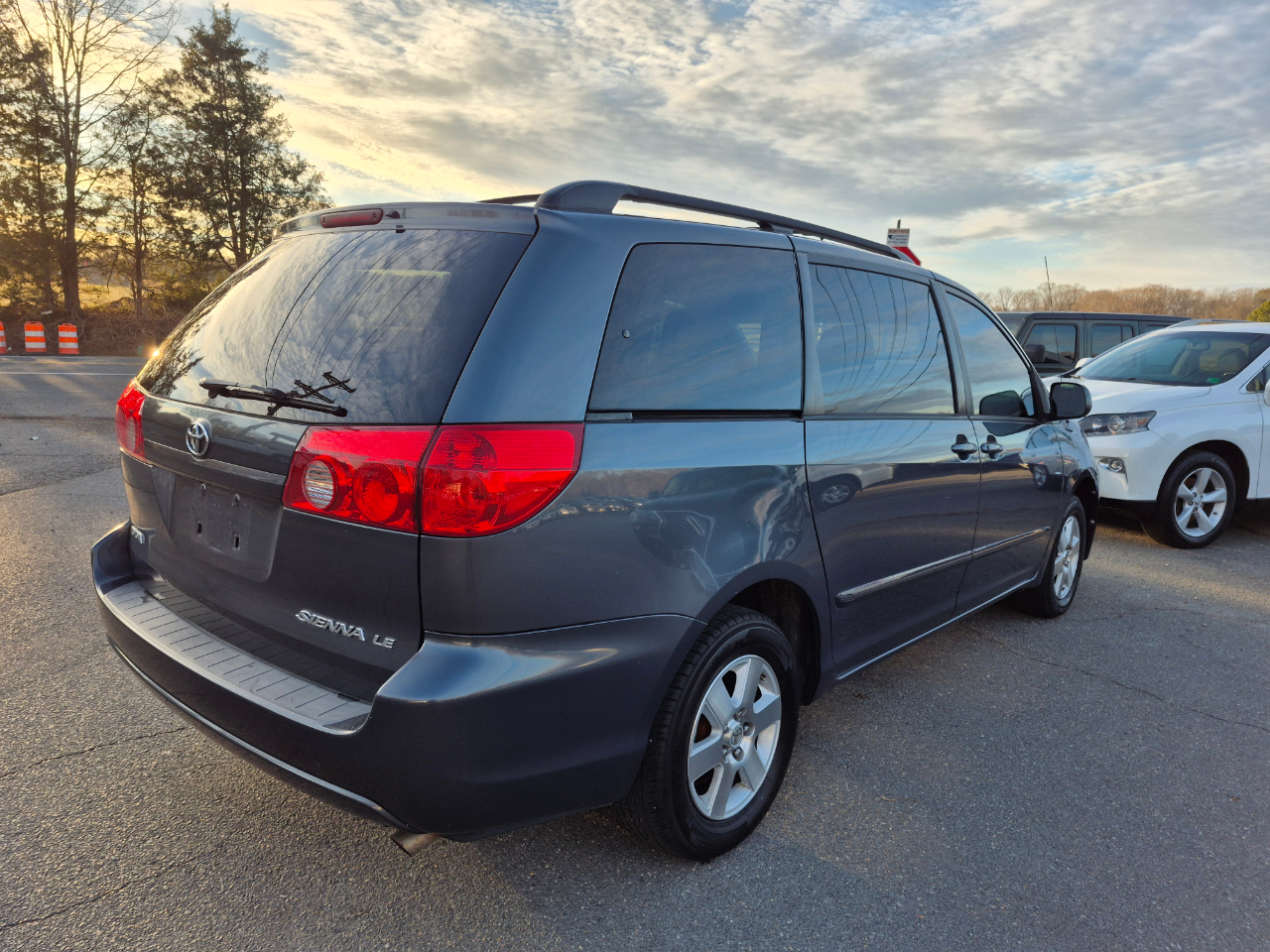 Toyota Sienna LE - 7 Passenger Seating 2010