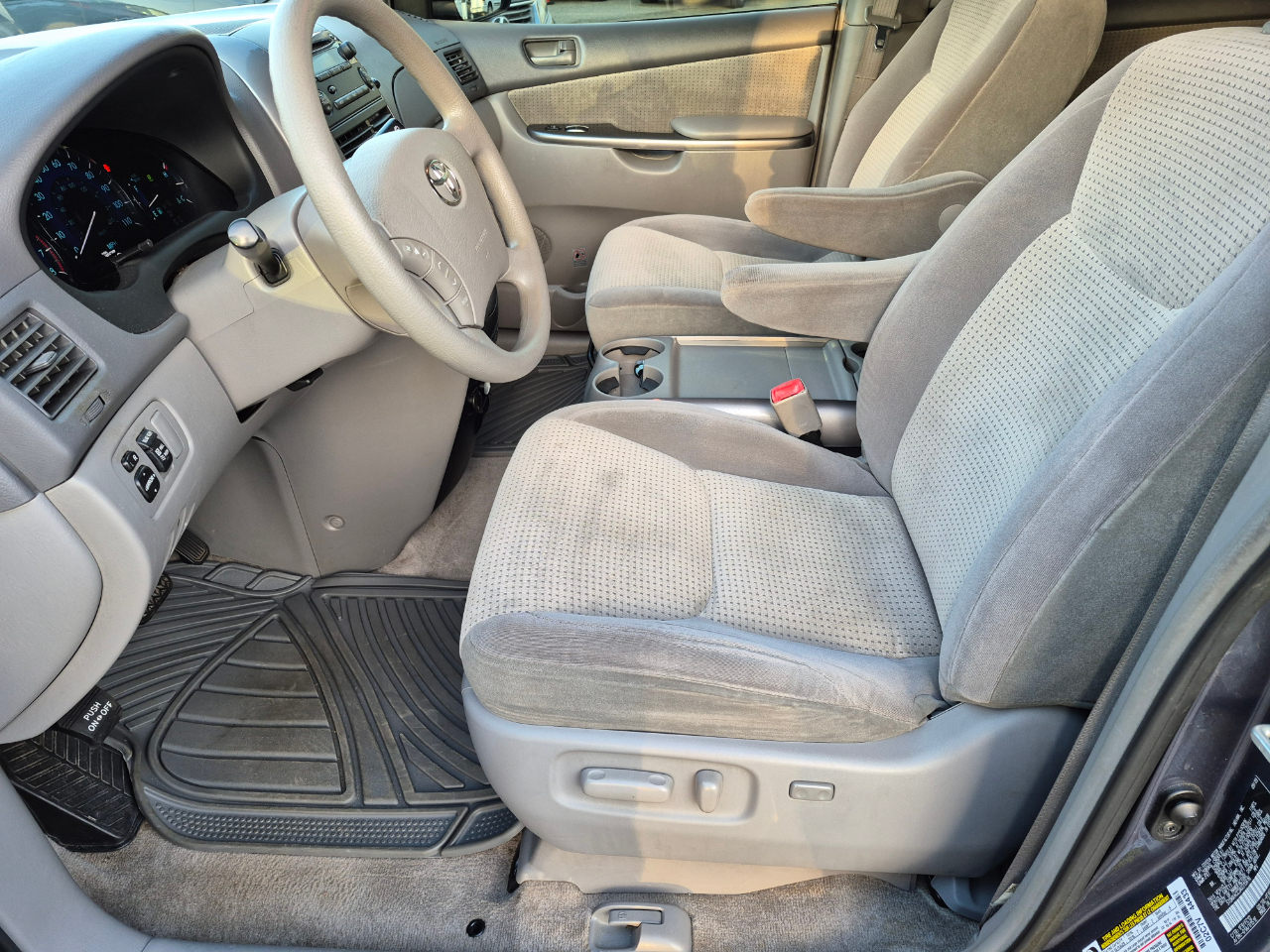 Toyota Sienna LE - 7 Passenger Seating 2010