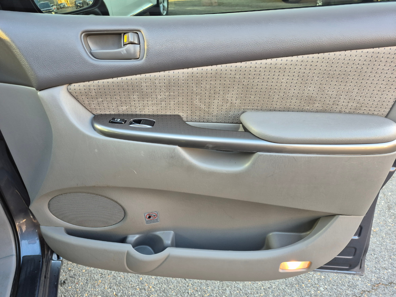 Toyota Sienna LE - 7 Passenger Seating 2010