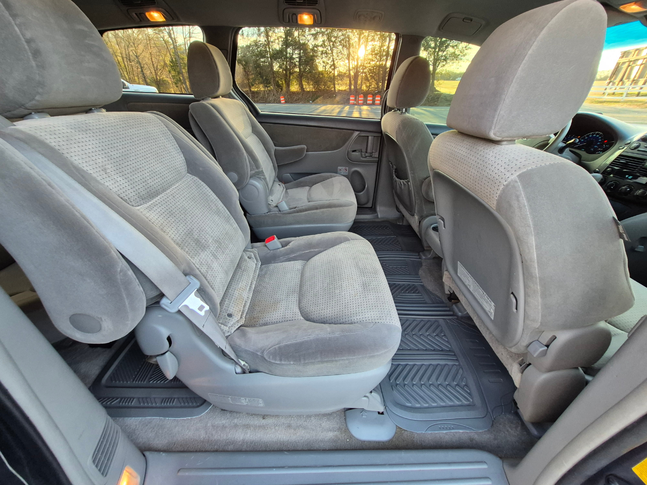 Toyota Sienna LE - 7 Passenger Seating 2010