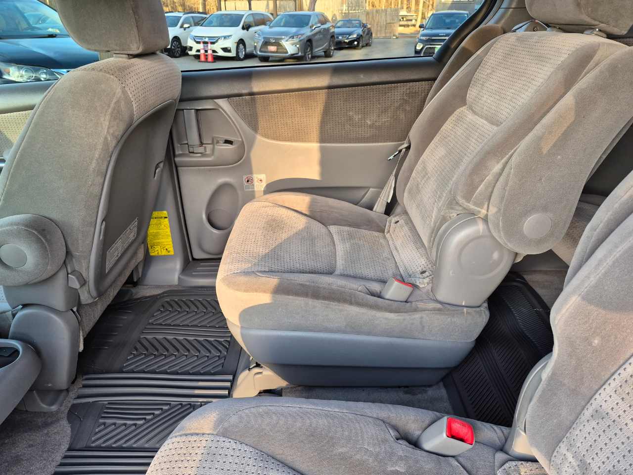 Toyota Sienna LE - 7 Passenger Seating 2010