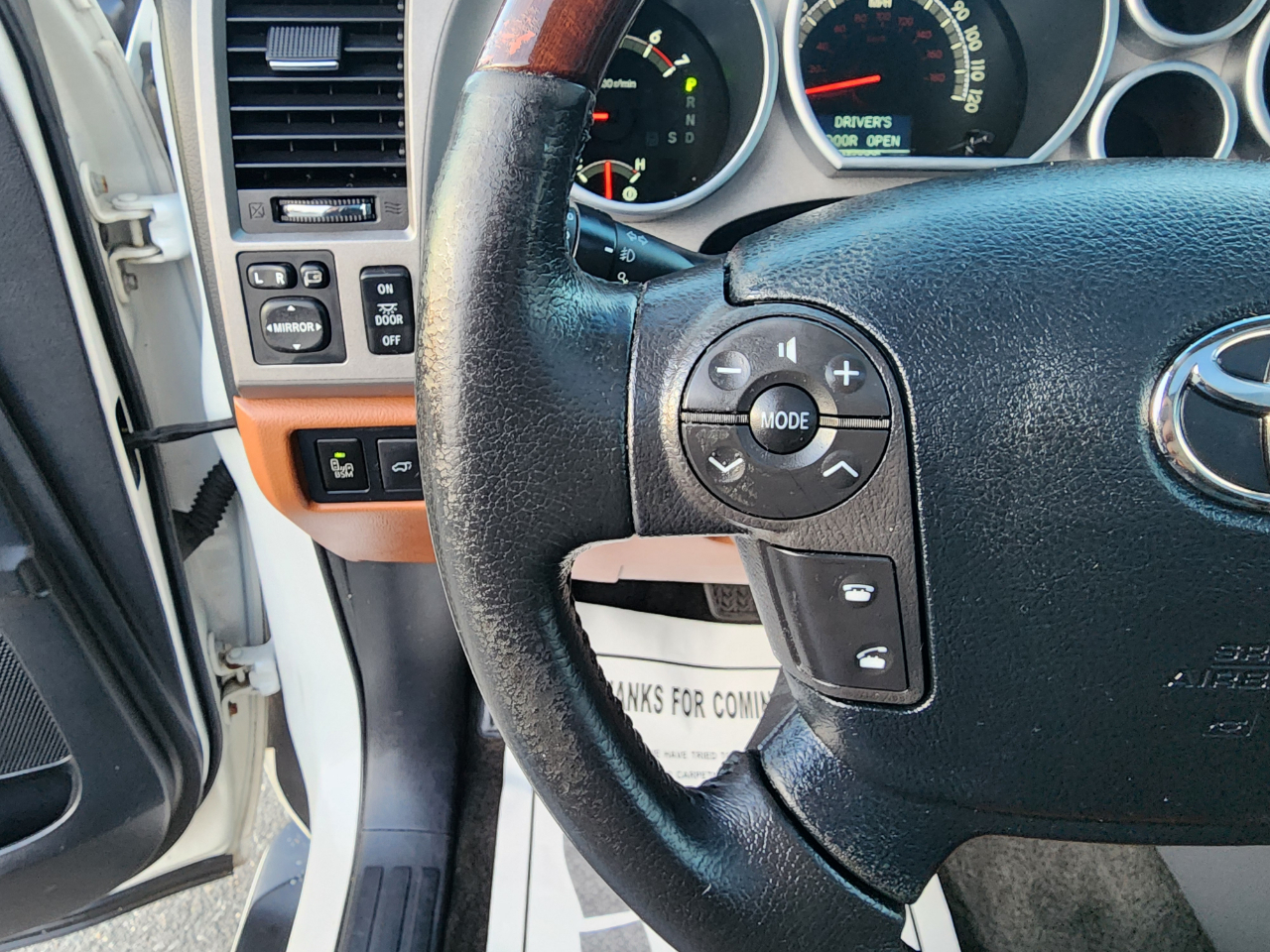 Toyota Sequoia Plantium 4WD 2013