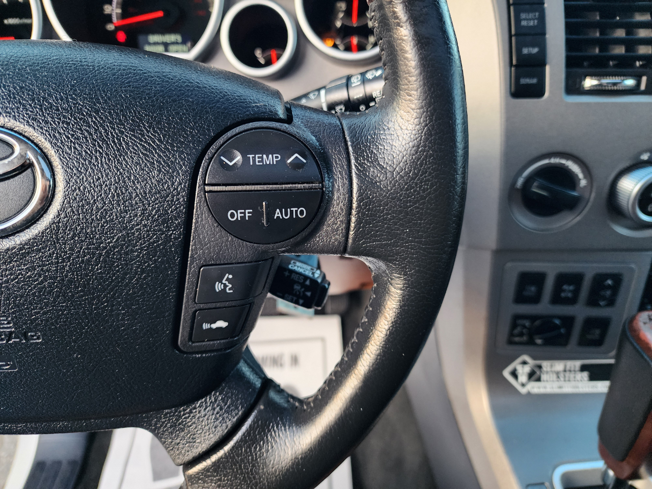 Toyota Sequoia Plantium 4WD 2013