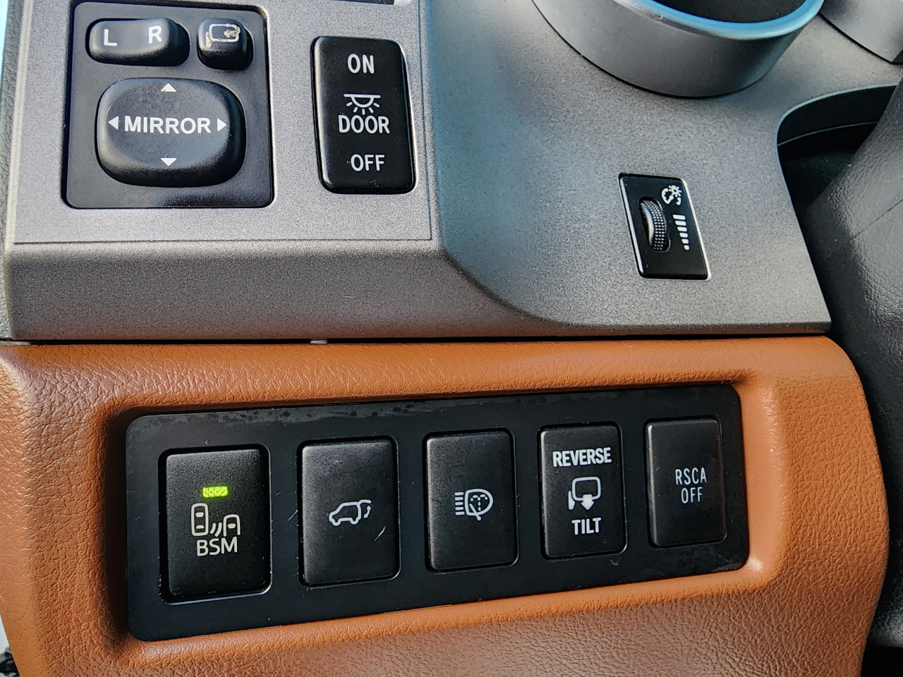 Toyota Sequoia Plantium 4WD 2013