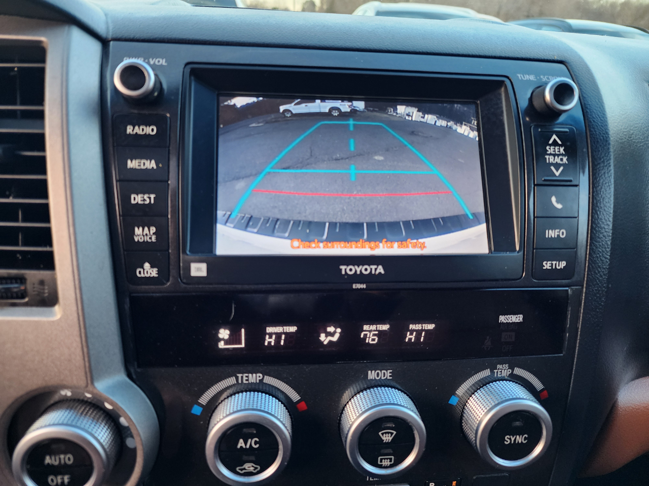 Toyota Sequoia Plantium 4WD 2013