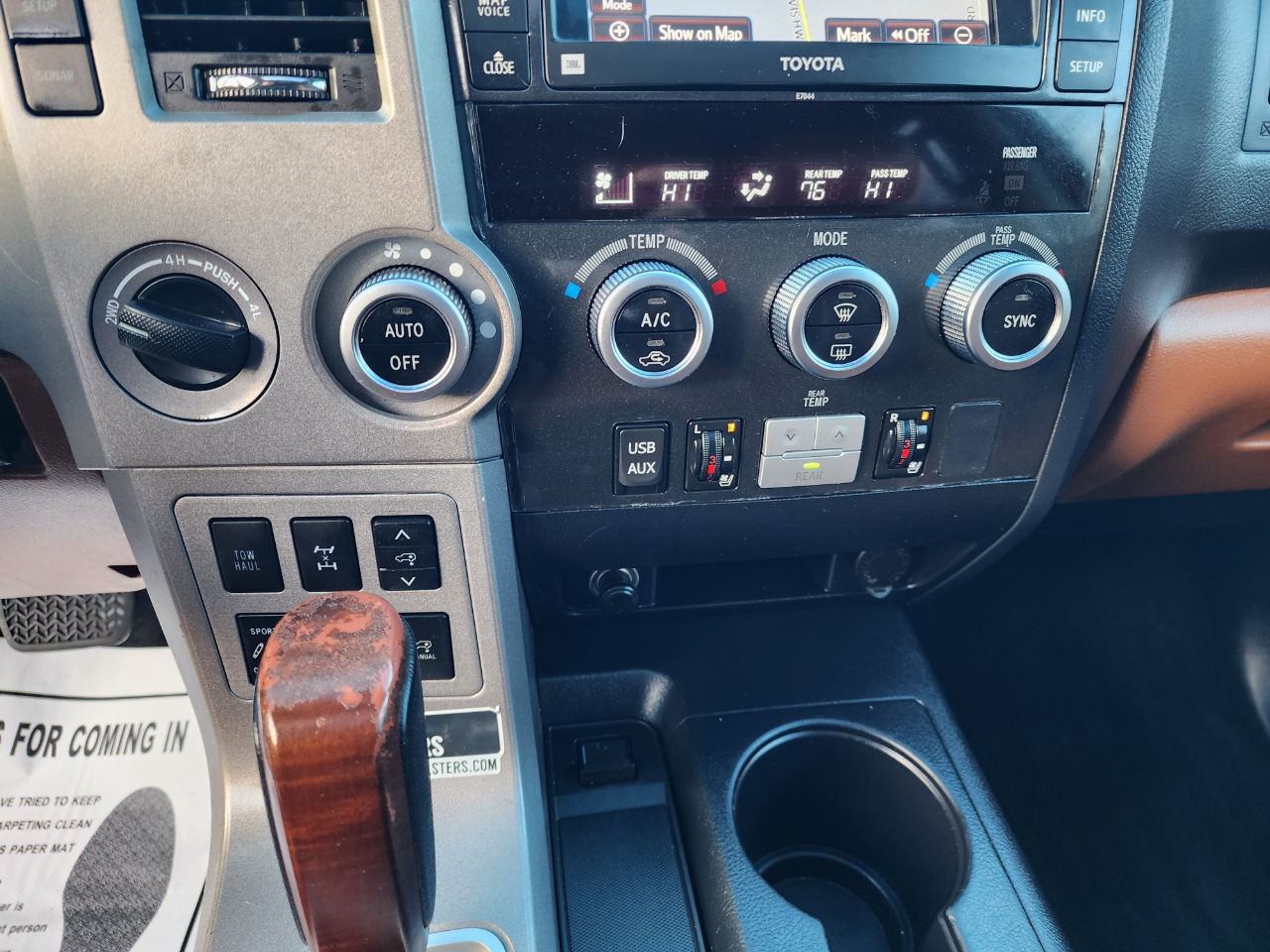 Toyota Sequoia Plantium 4WD 2013