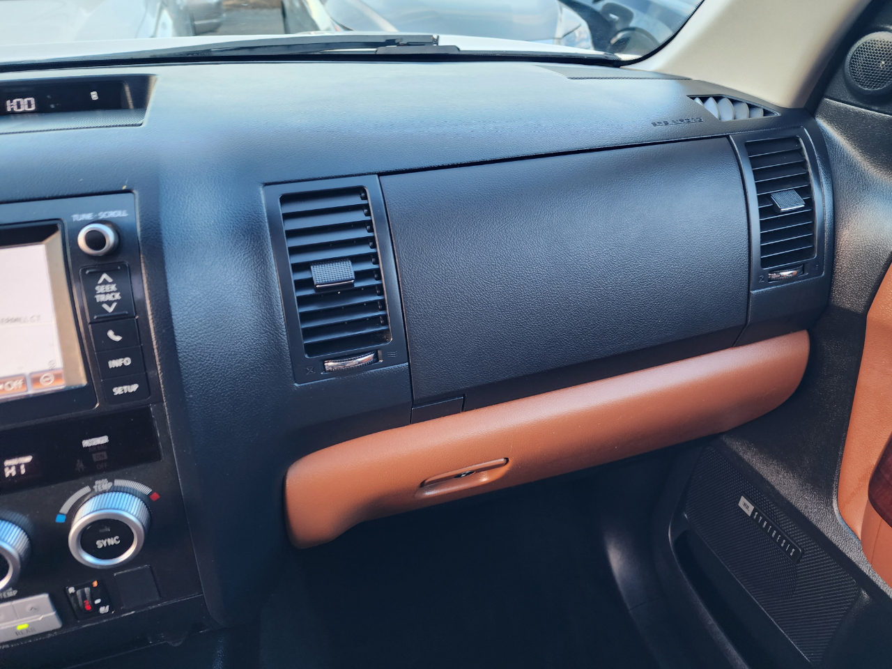 Toyota Sequoia Plantium 4WD 2013