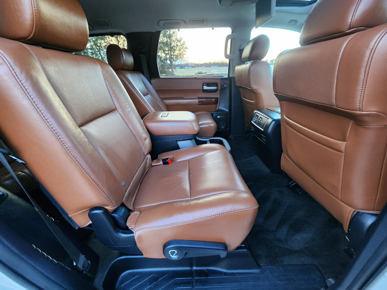 Toyota Sequoia Plantium 4WD 2013