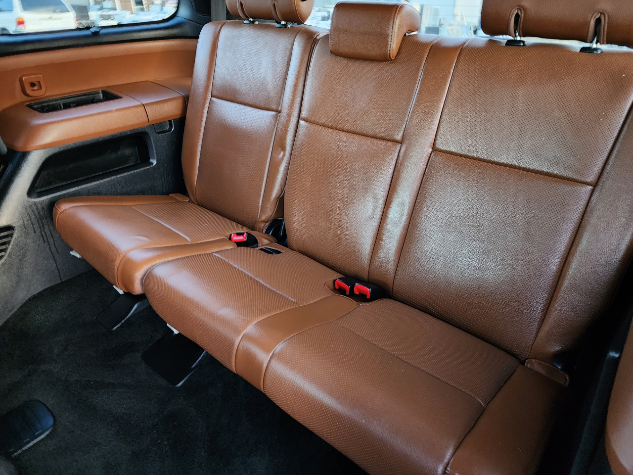 Toyota Sequoia Plantium 4WD 2013