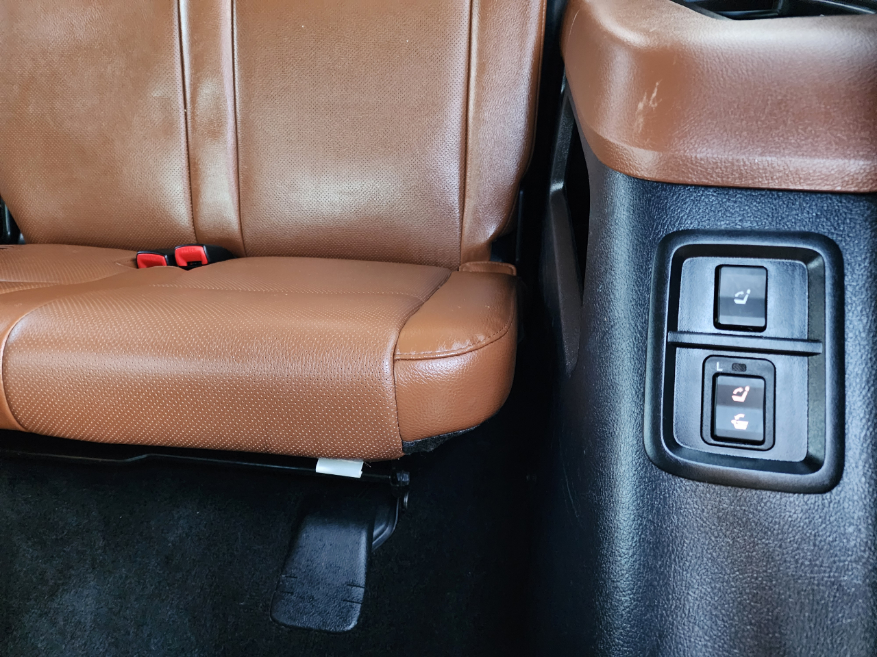 Toyota Sequoia Plantium 4WD 2013