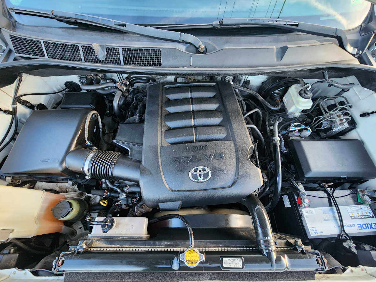 Toyota Sequoia Plantium 4WD 2013