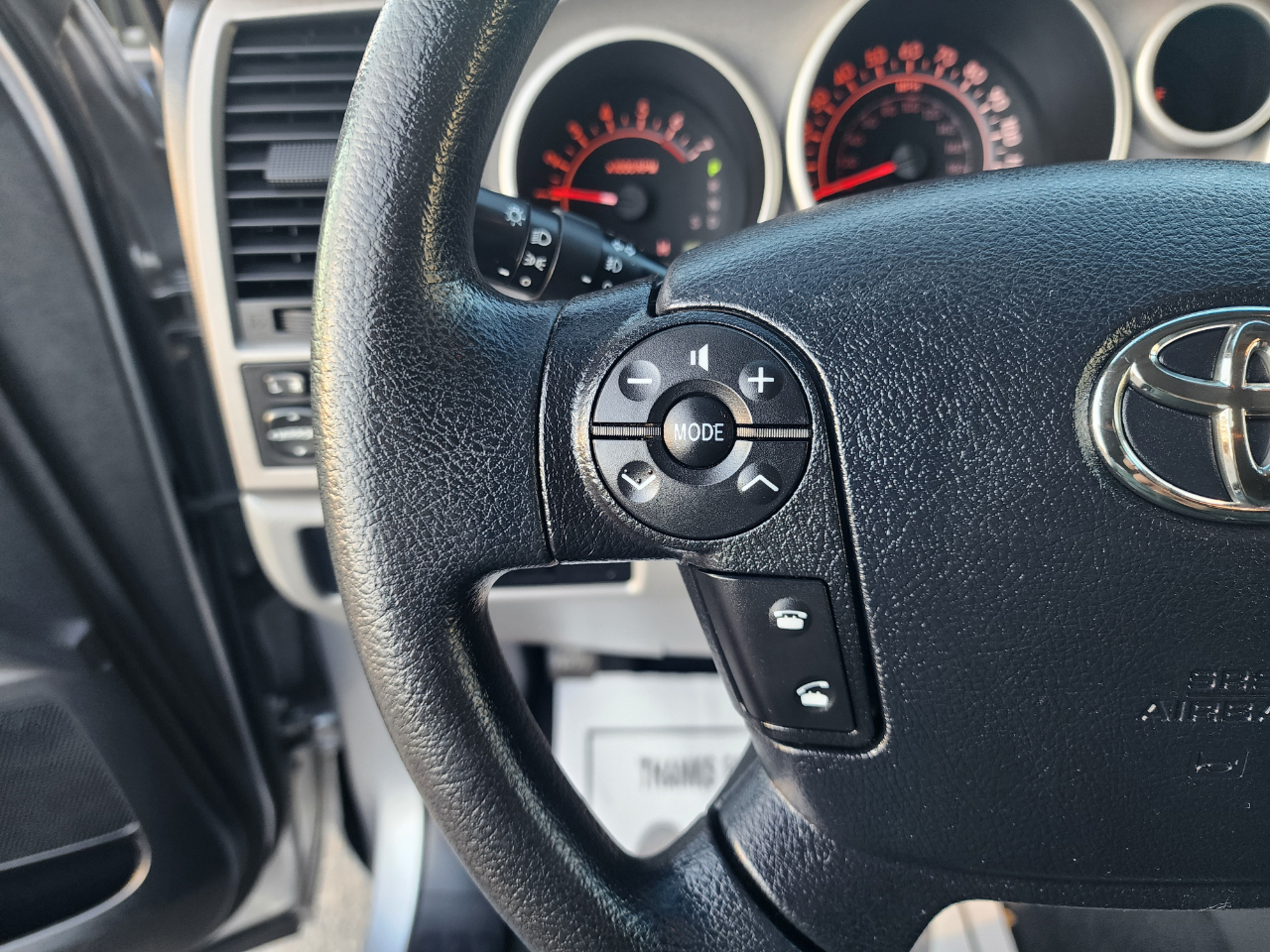 Toyota Tundra Tundra-Grade 5.7L Double Cab 4WD 2013