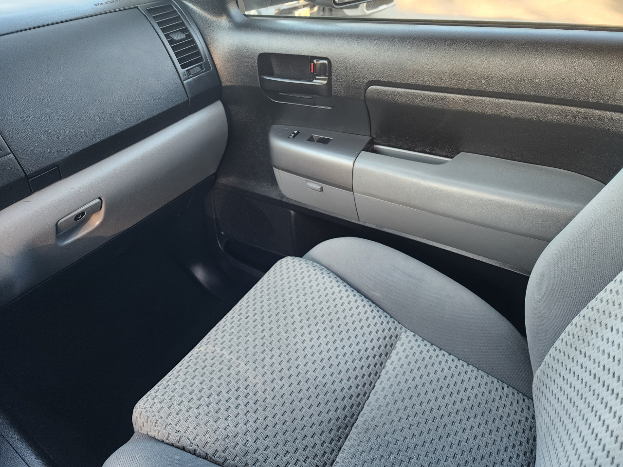 Toyota Tundra Tundra-Grade 5.7L Double Cab 4WD 2013