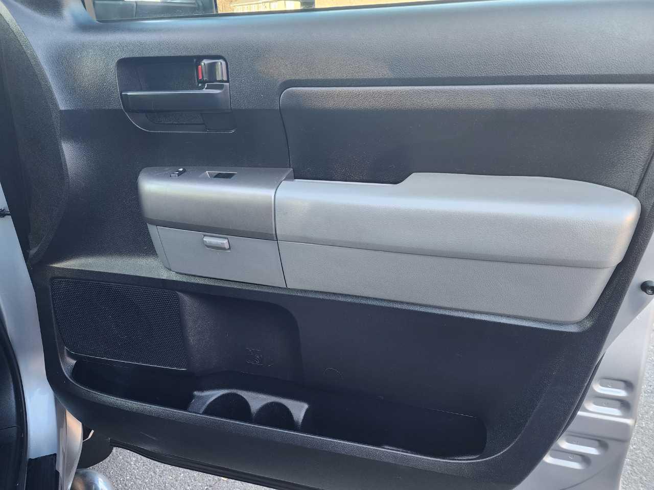 Toyota Tundra Tundra-Grade 5.7L Double Cab 4WD 2013