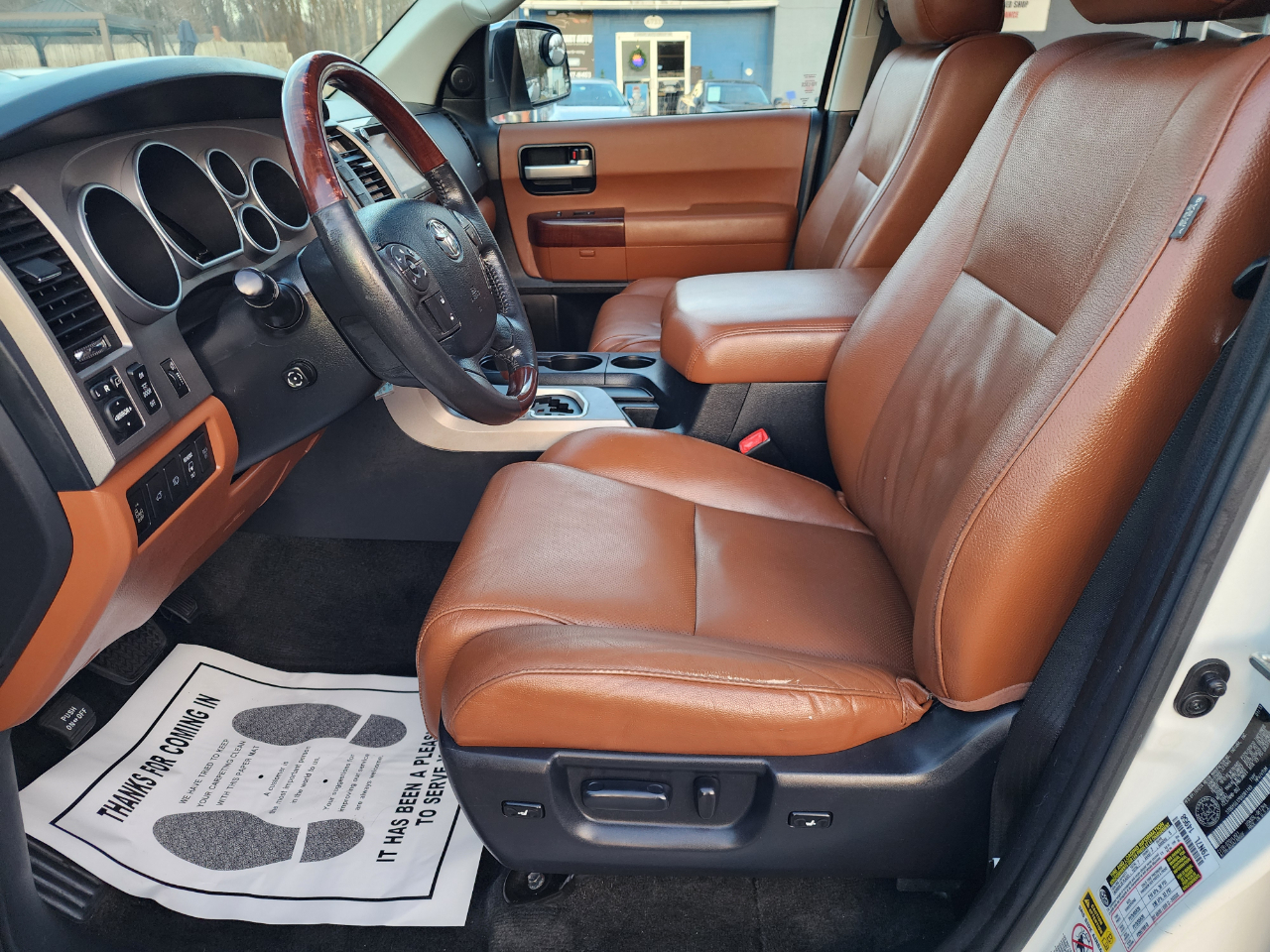 Toyota Sequoia Plantium 4WD 2013