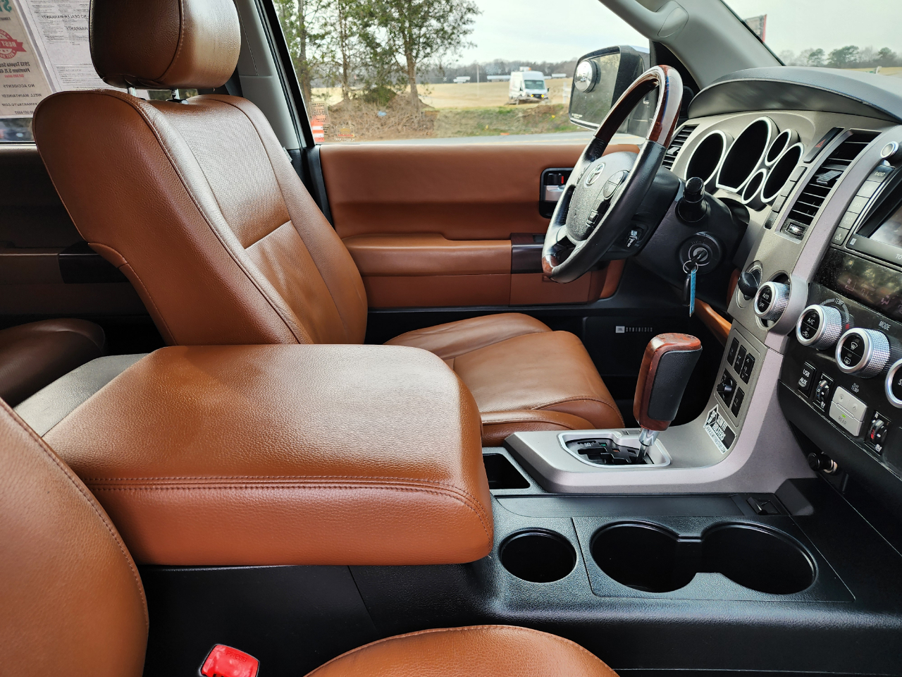 Toyota Sequoia Plantium 4WD 2013