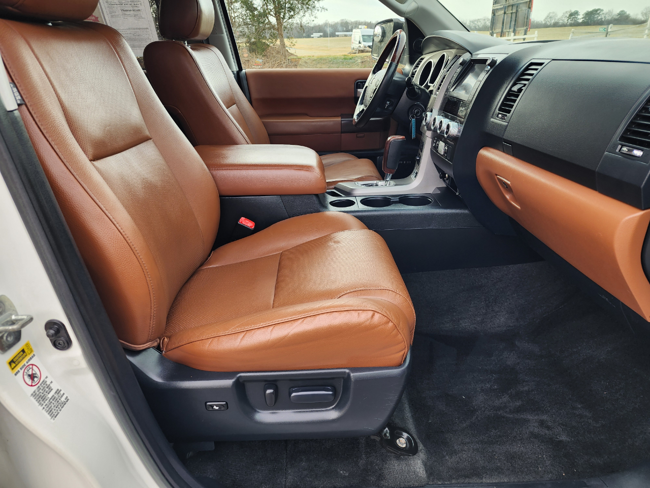 Toyota Sequoia Plantium 4WD 2013