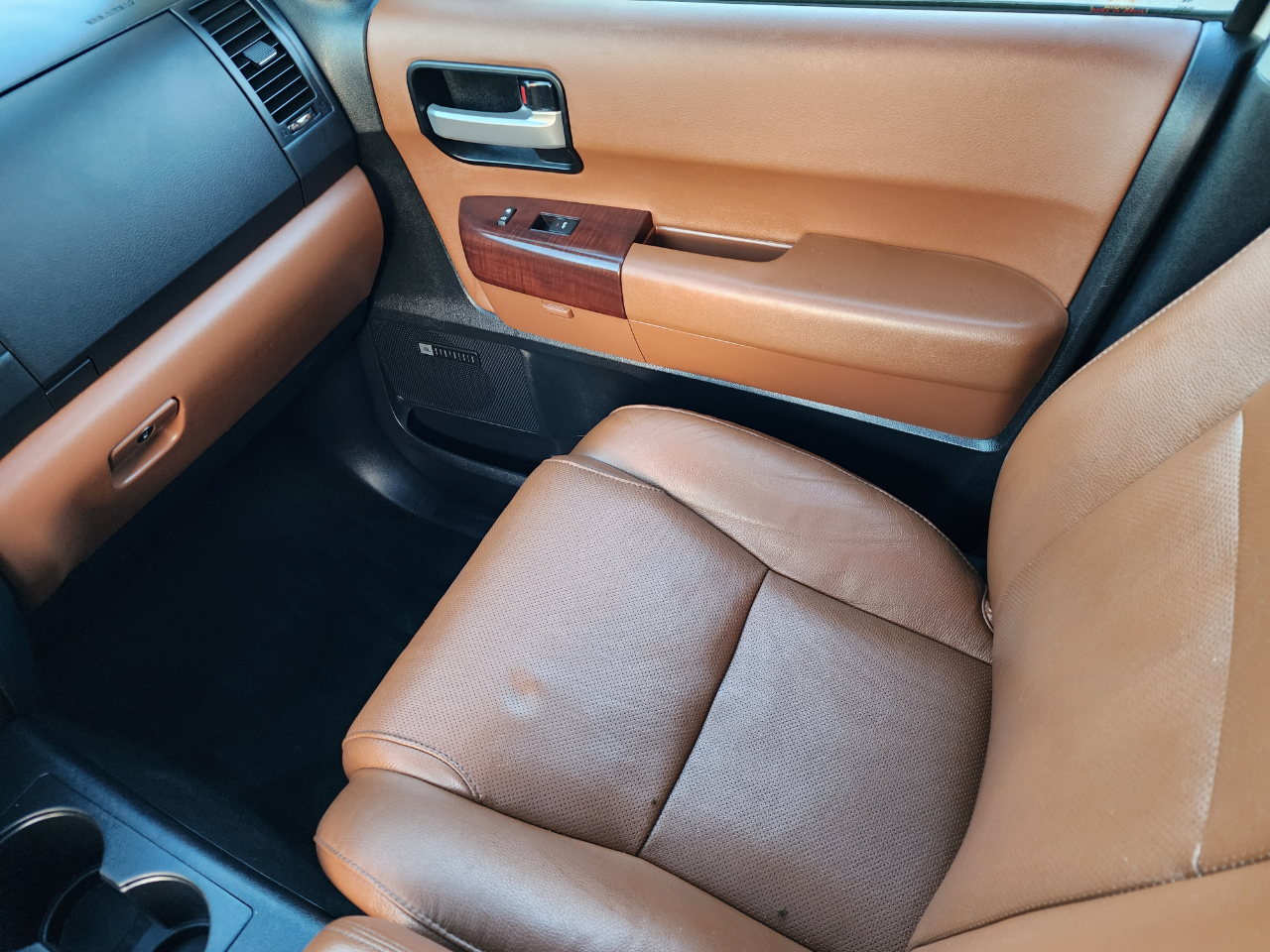 Toyota Sequoia Plantium 4WD 2013