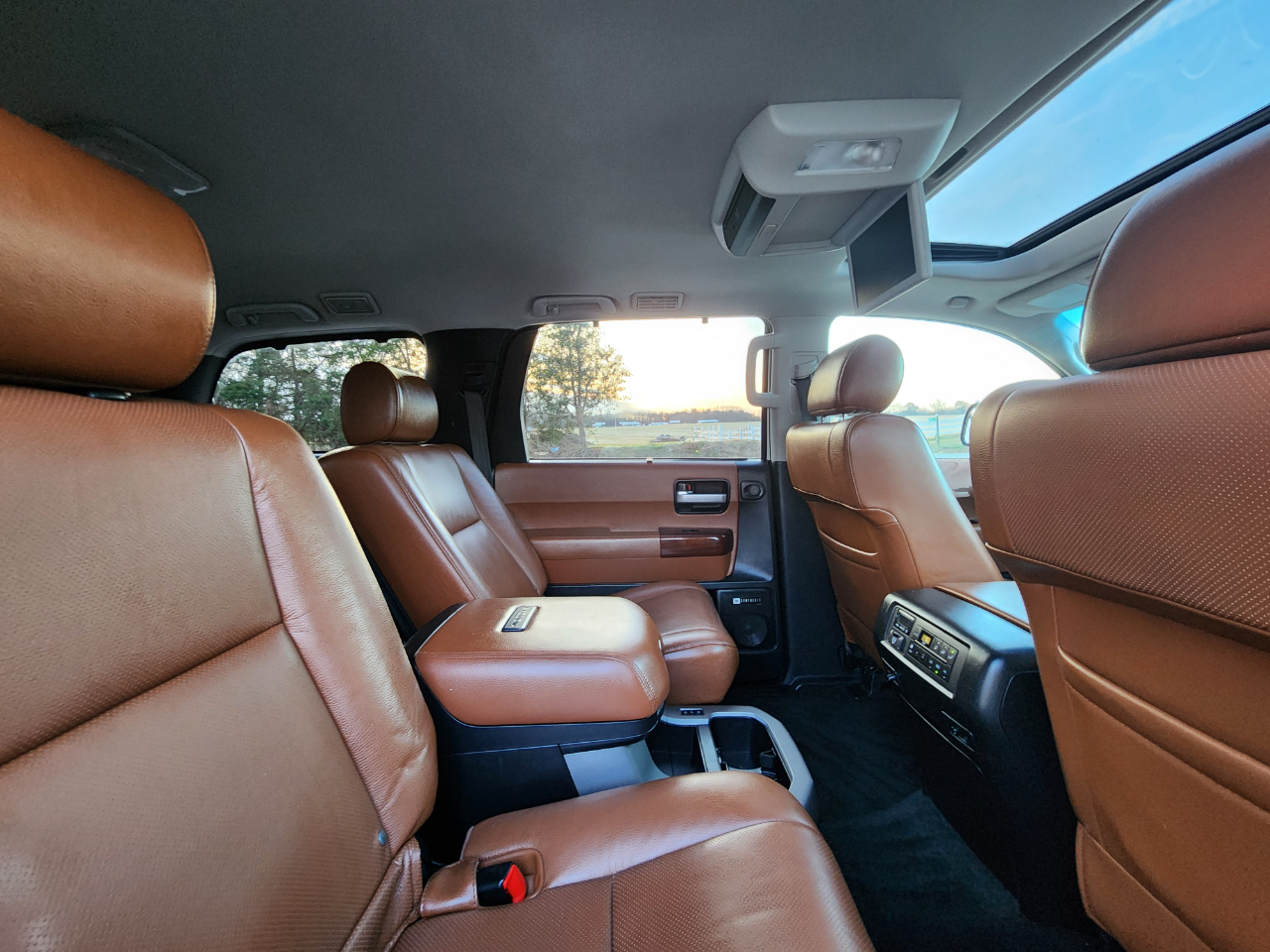 Toyota Sequoia Plantium 4WD 2013