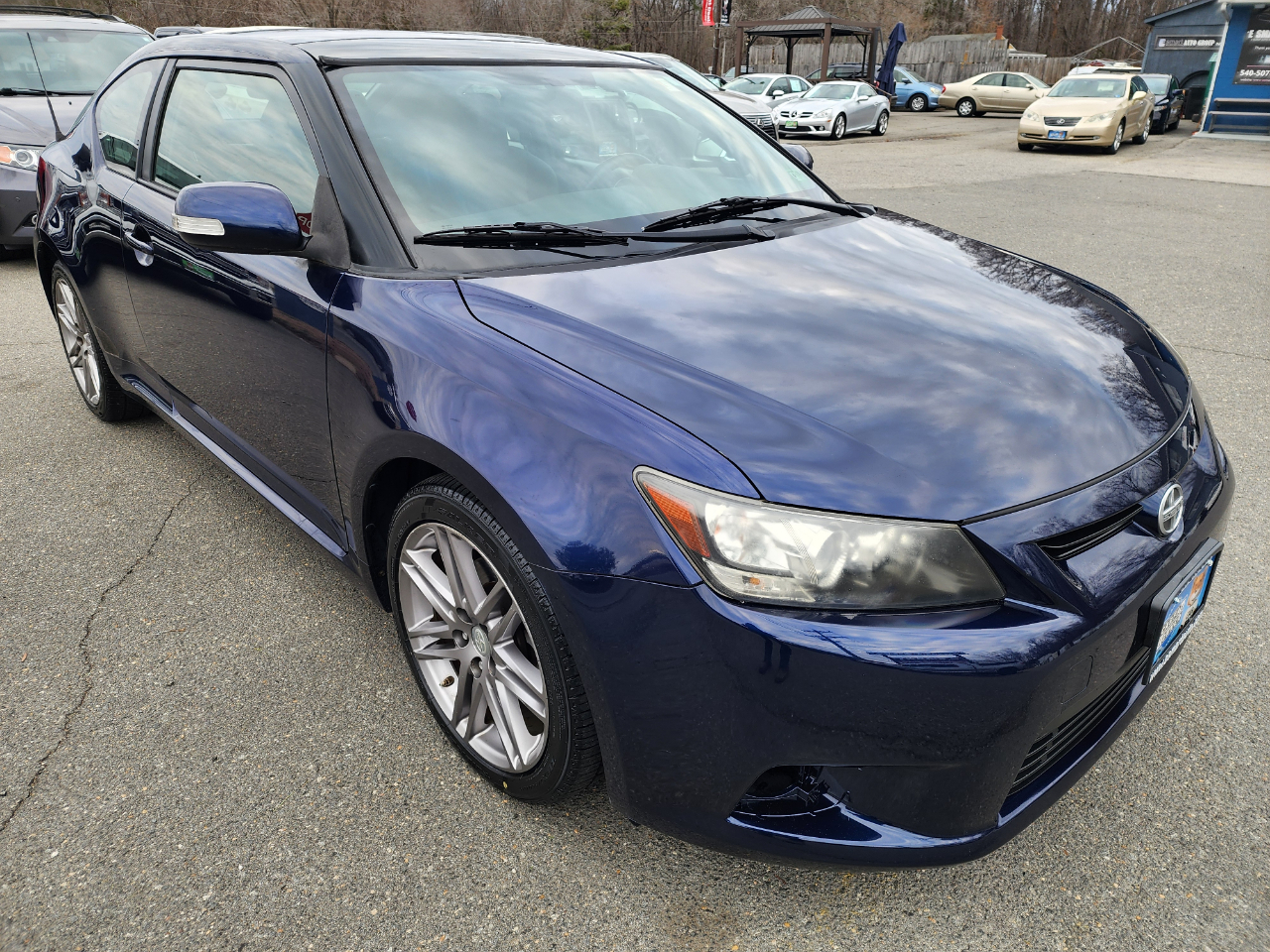 Scion tC Sports Coupe 6-Spd AT 2011
