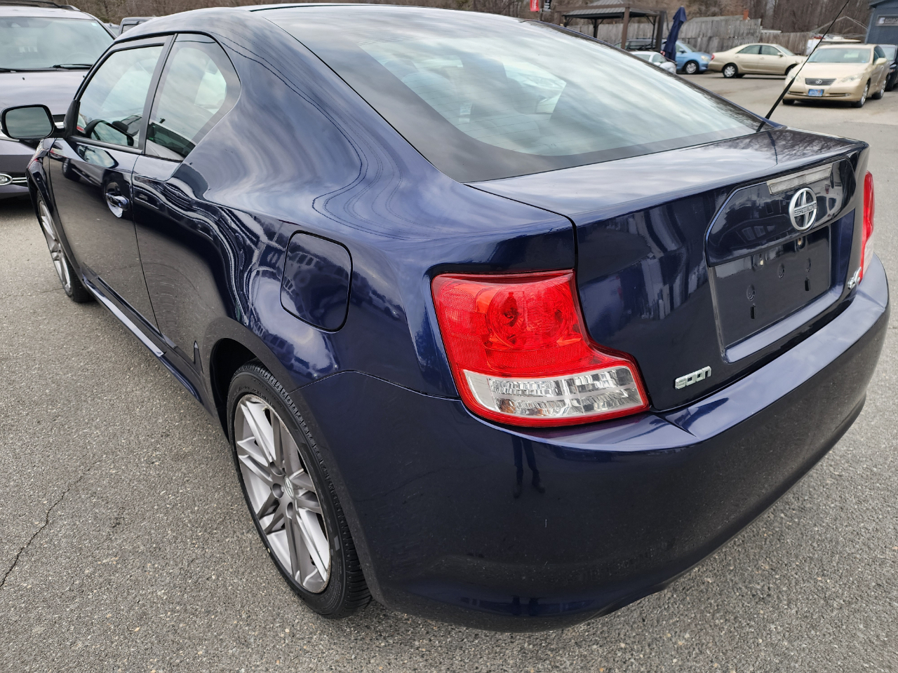 Scion tC Sports Coupe 6-Spd AT 2011