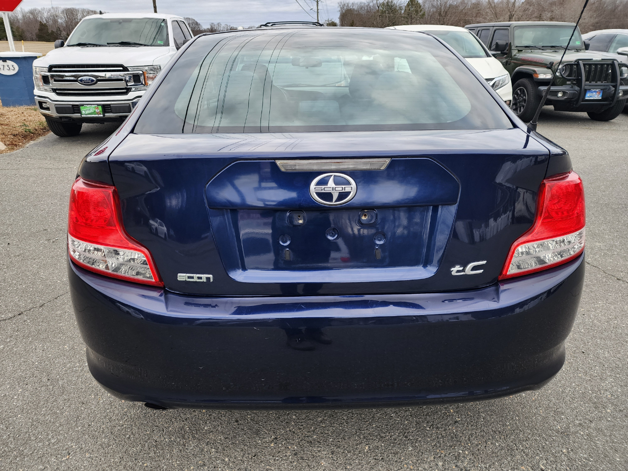 Scion tC Sports Coupe 6-Spd AT 2011