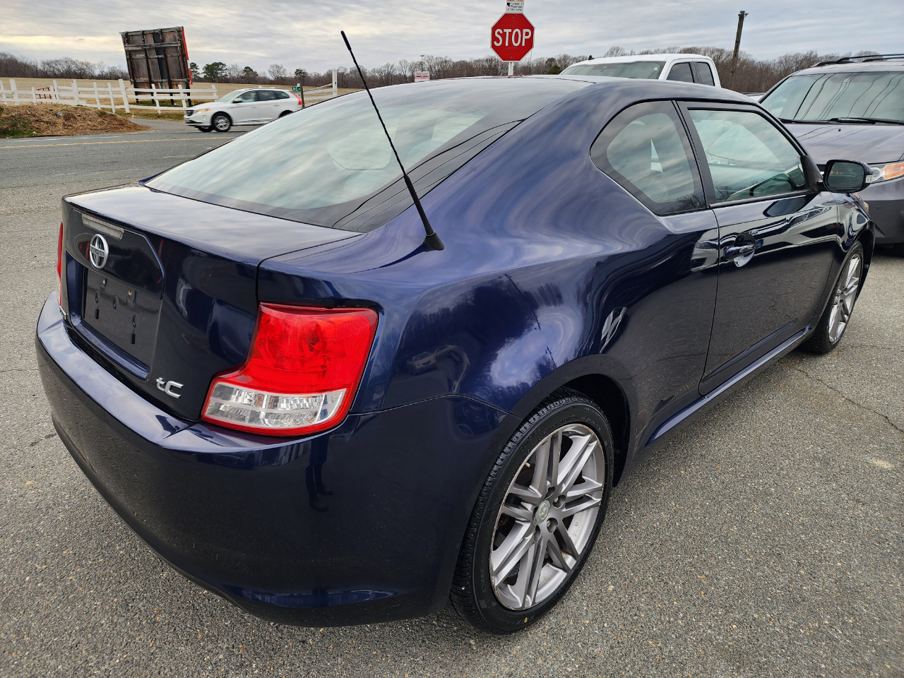 Scion tC Sports Coupe 6-Spd AT 2011