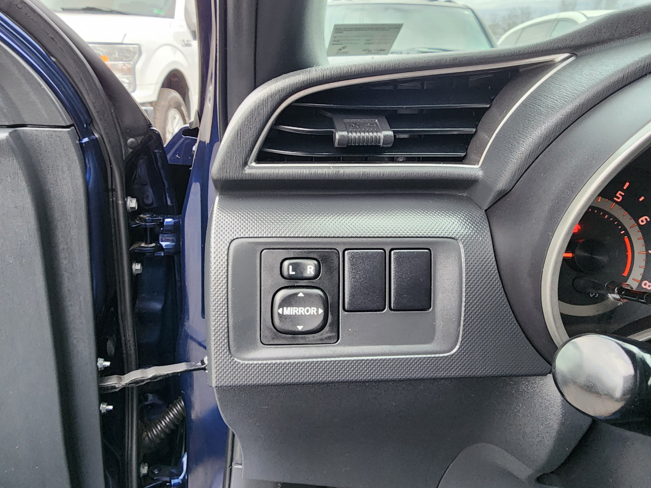 Scion tC Sports Coupe 6-Spd AT 2011