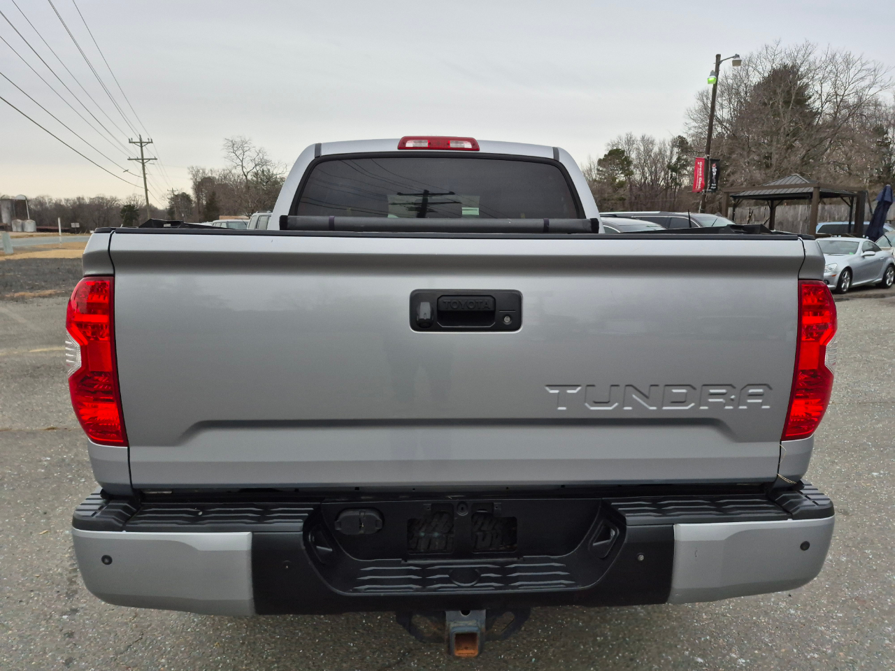 Toyota Tundra SR5 5.7L V8 CrewMax 4WD 2017