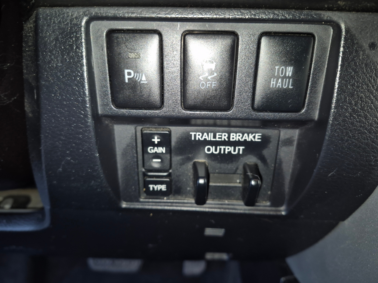 Toyota Tundra SR5 5.7L V8 CrewMax 4WD 2017