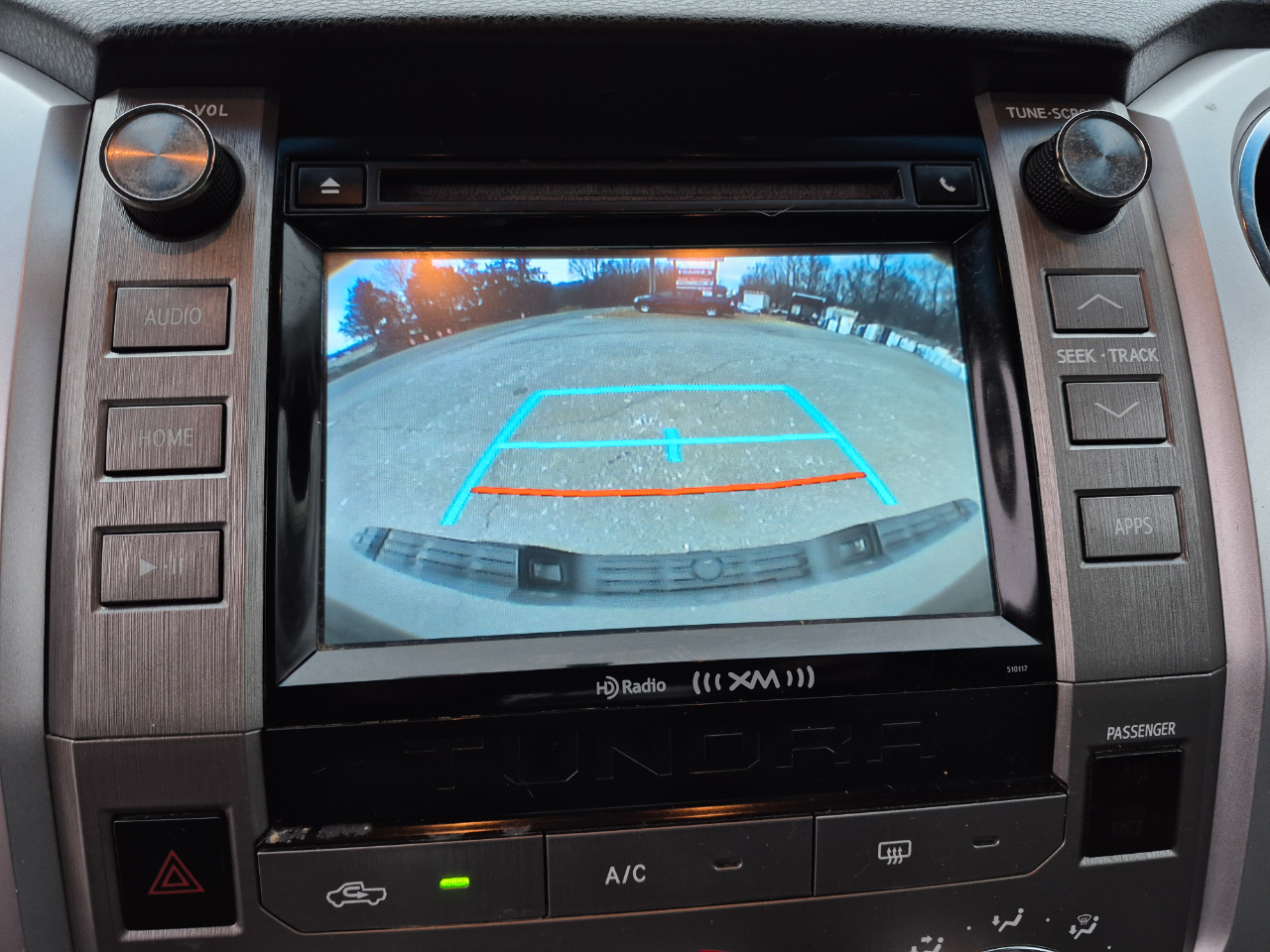 Toyota Tundra SR5 5.7L V8 CrewMax 4WD 2017