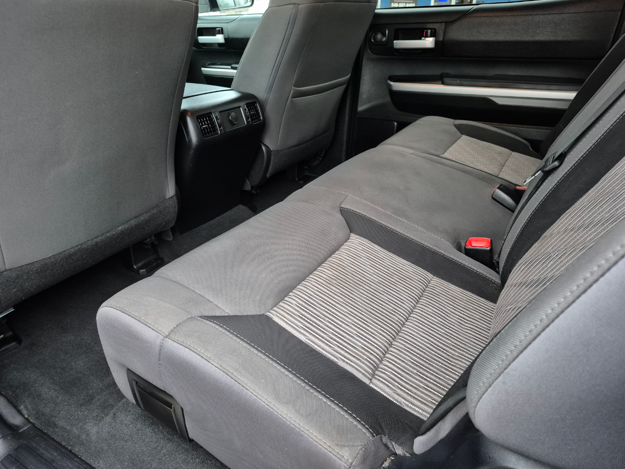 Toyota Tundra SR5 5.7L V8 CrewMax 4WD 2017