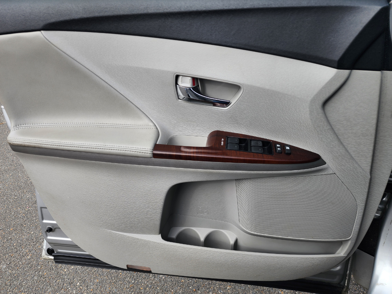 Toyota Venza FWD V6 2009