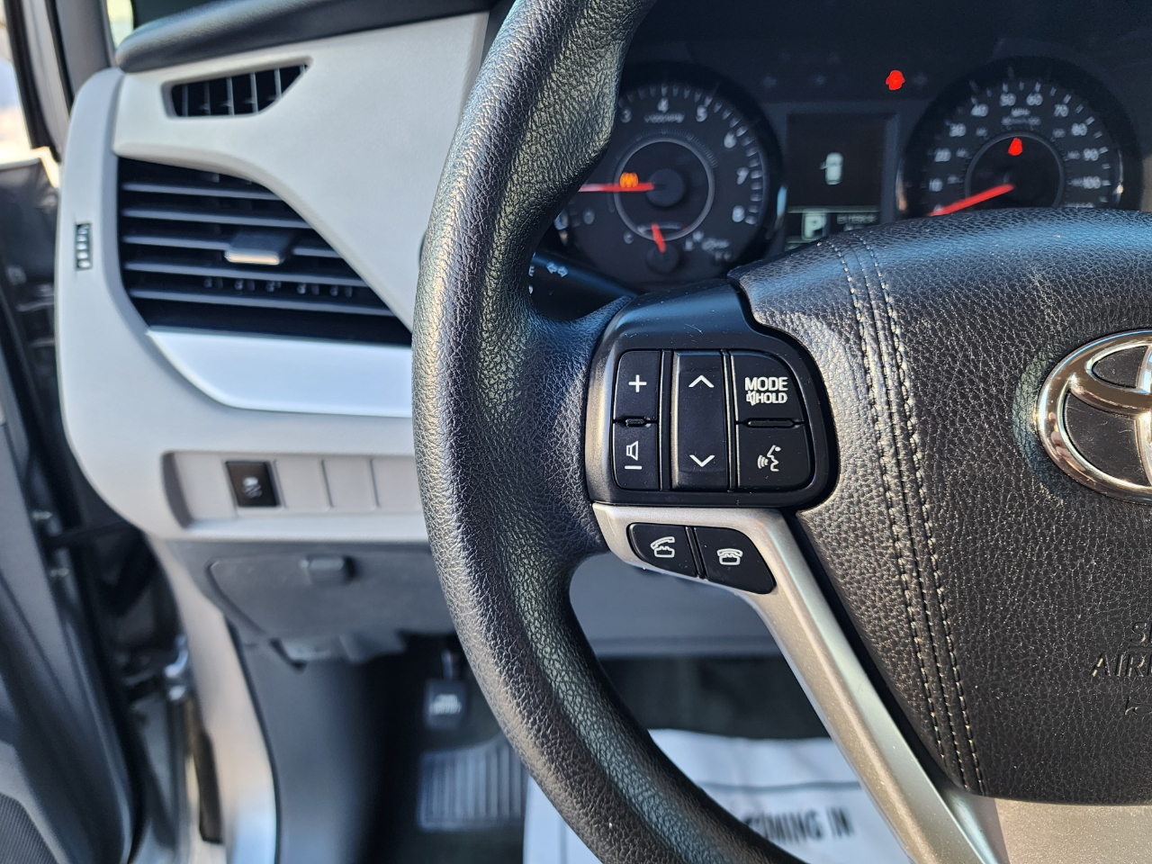 Toyota Sienna LE FWD 8-Passenger V6 2015