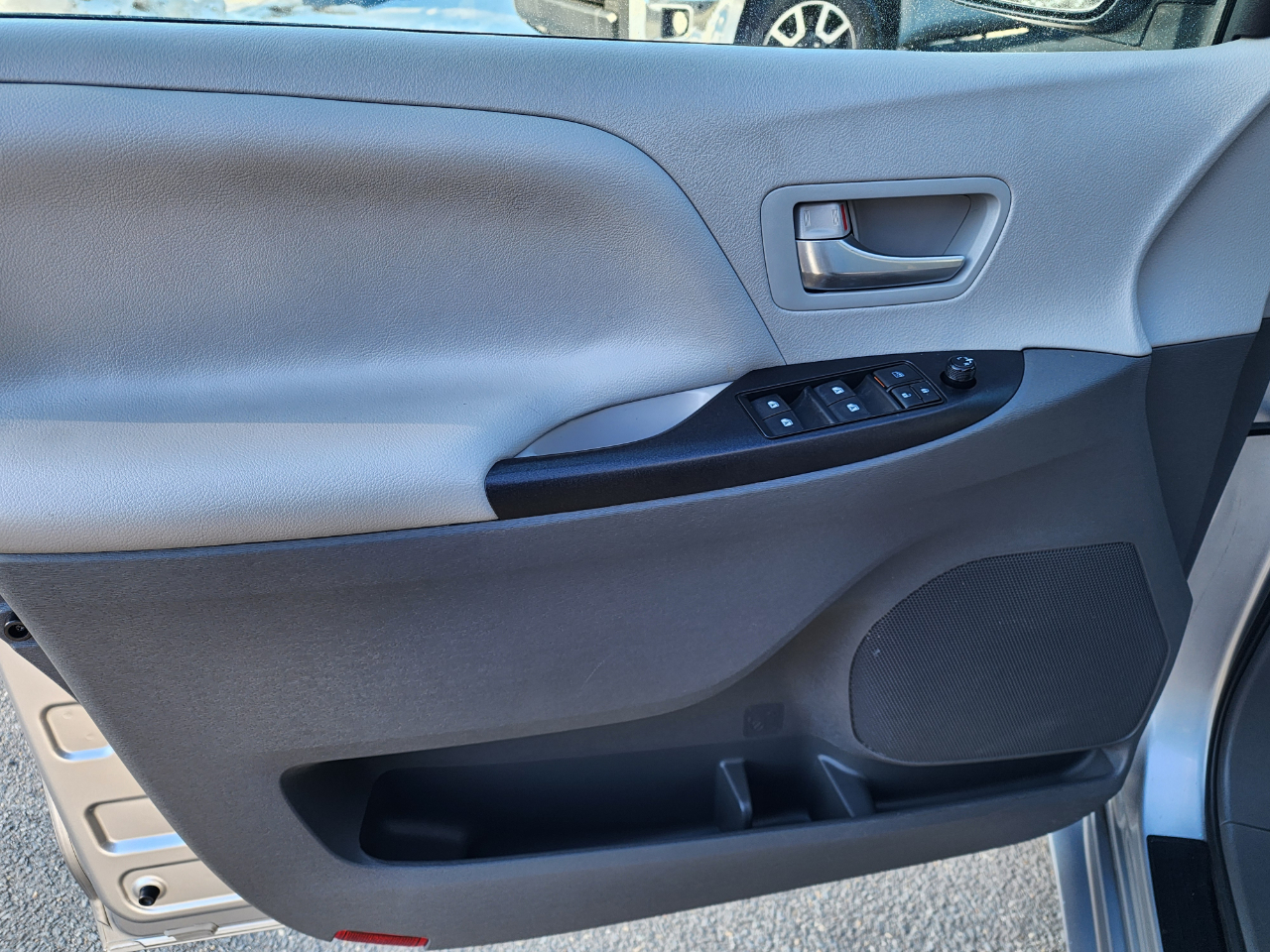 Toyota Sienna LE FWD 8-Passenger V6 2015