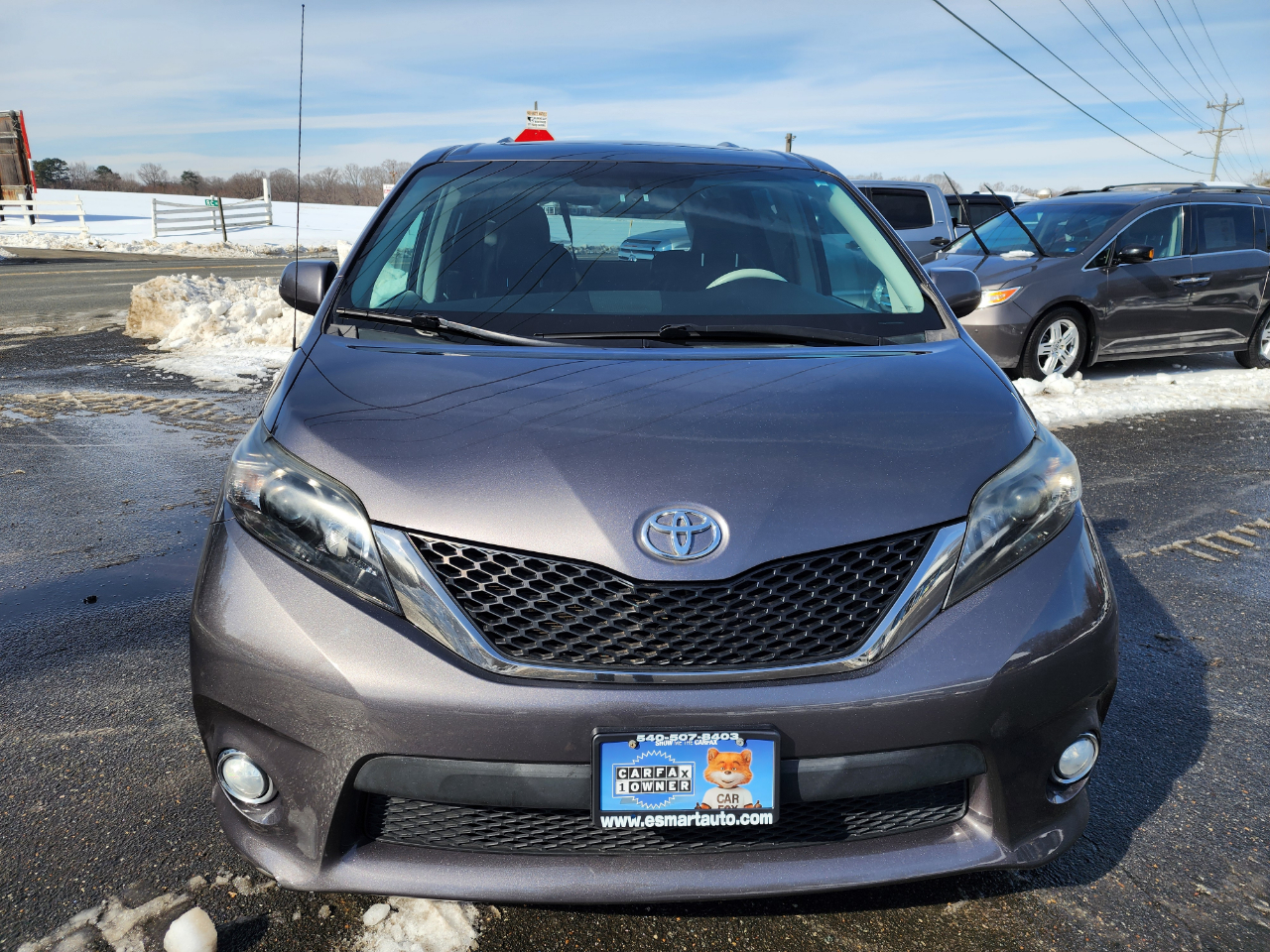 Toyota Sienna SE FWD 8-Passenger V6 2011