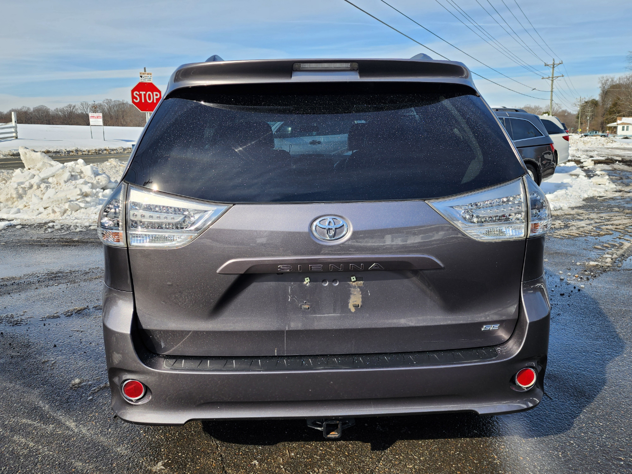 Toyota Sienna SE FWD 8-Passenger V6 2011