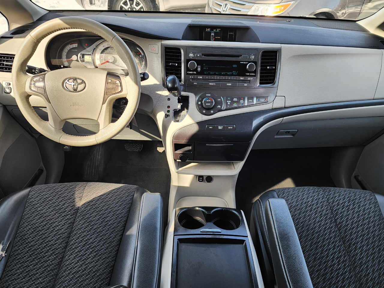 Toyota Sienna SE FWD 8-Passenger V6 2011