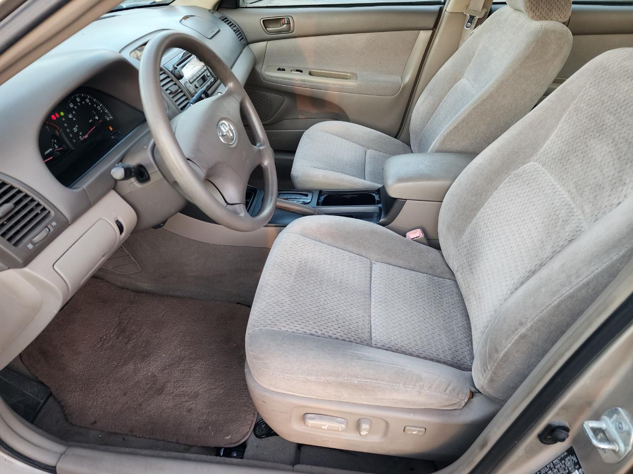 Toyota Camry Standard 2004