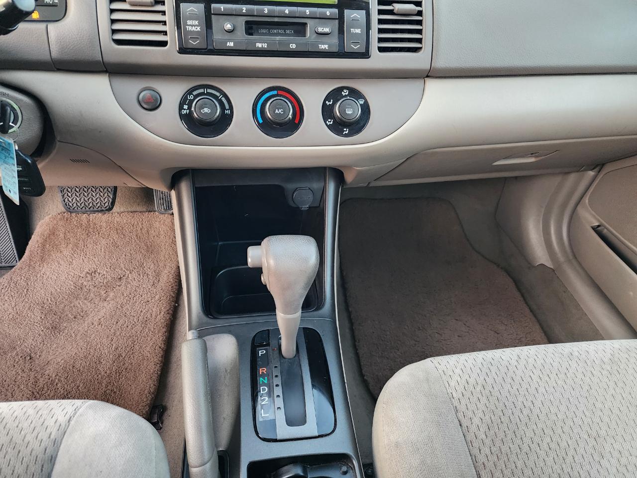 Toyota Camry Standard 2004