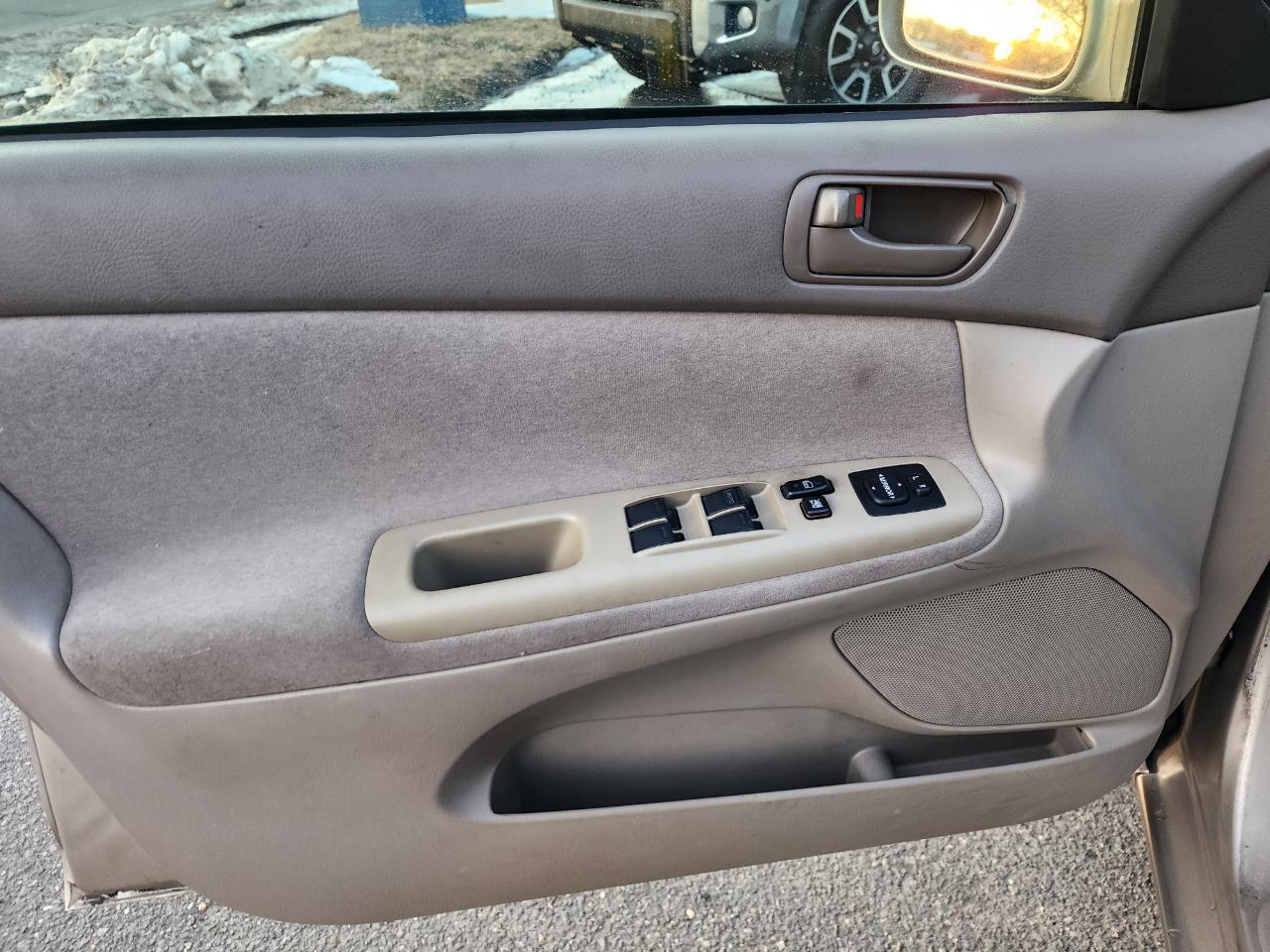 Toyota Camry Standard 2004