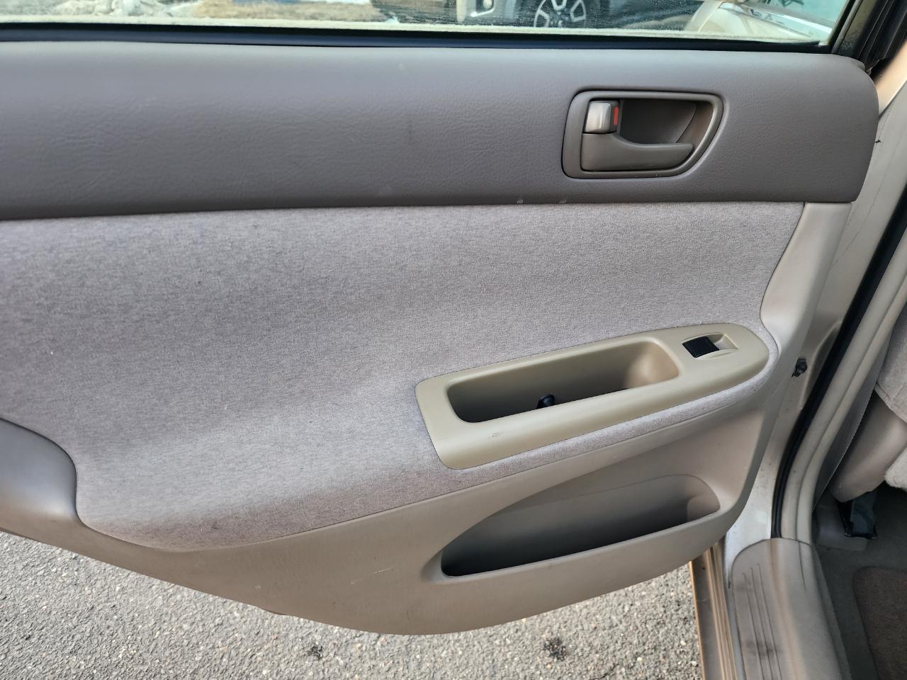 Toyota Camry Standard 2004