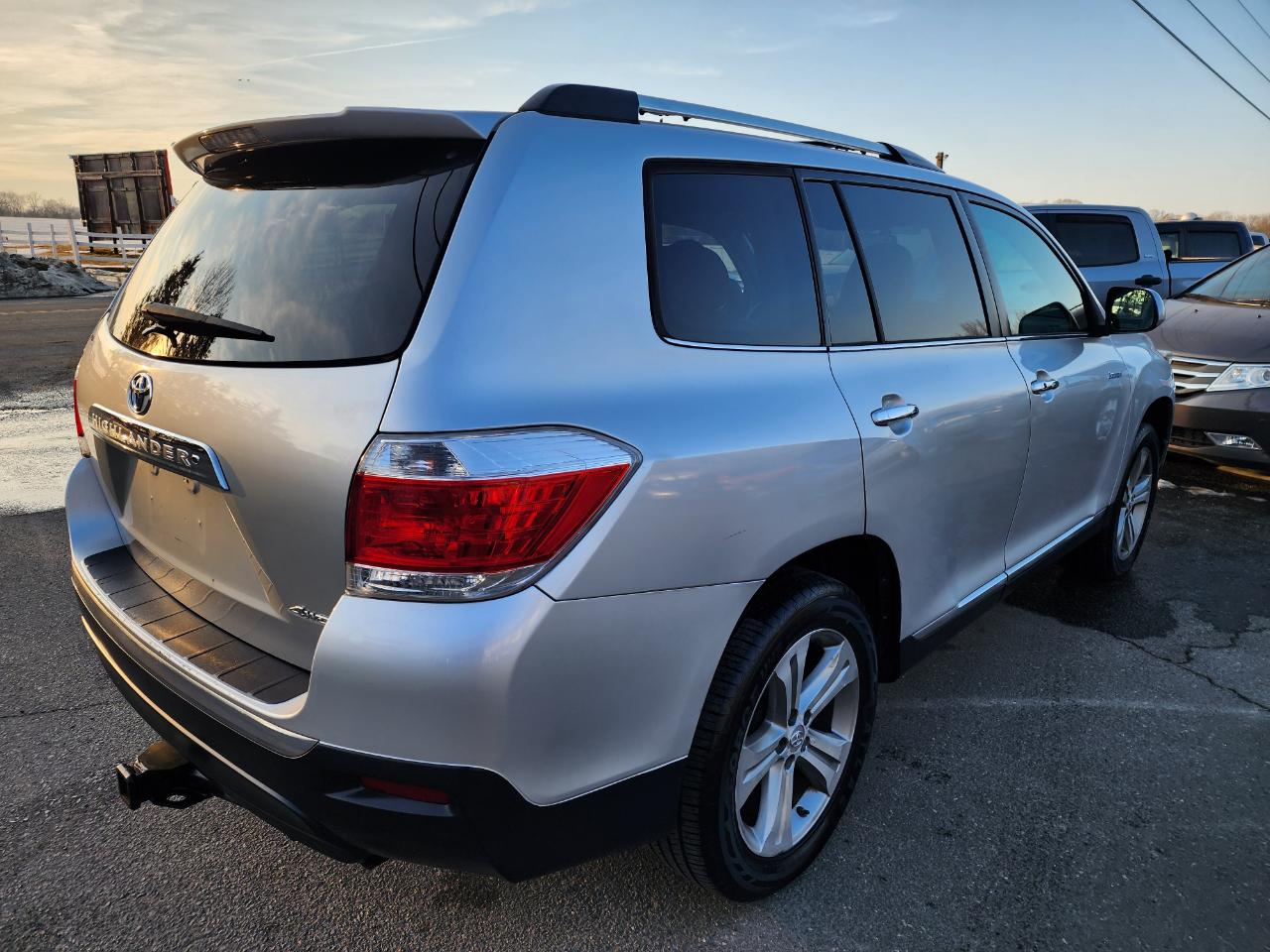 Toyota Highlander Limited 4WD 2011