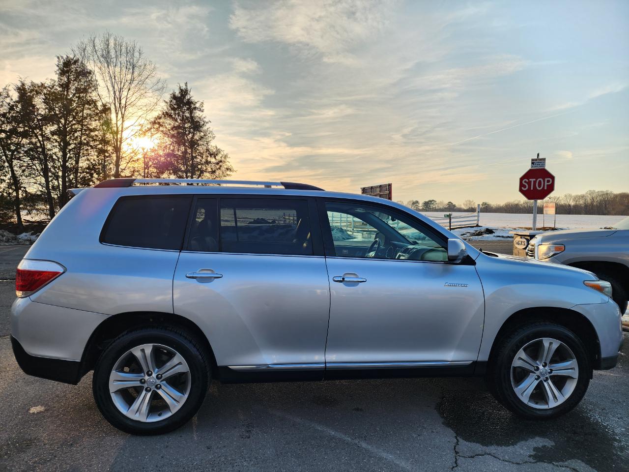 Toyota Highlander Limited 4WD 2011