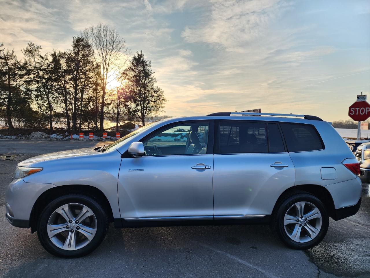 Toyota Highlander Limited 4WD 2011