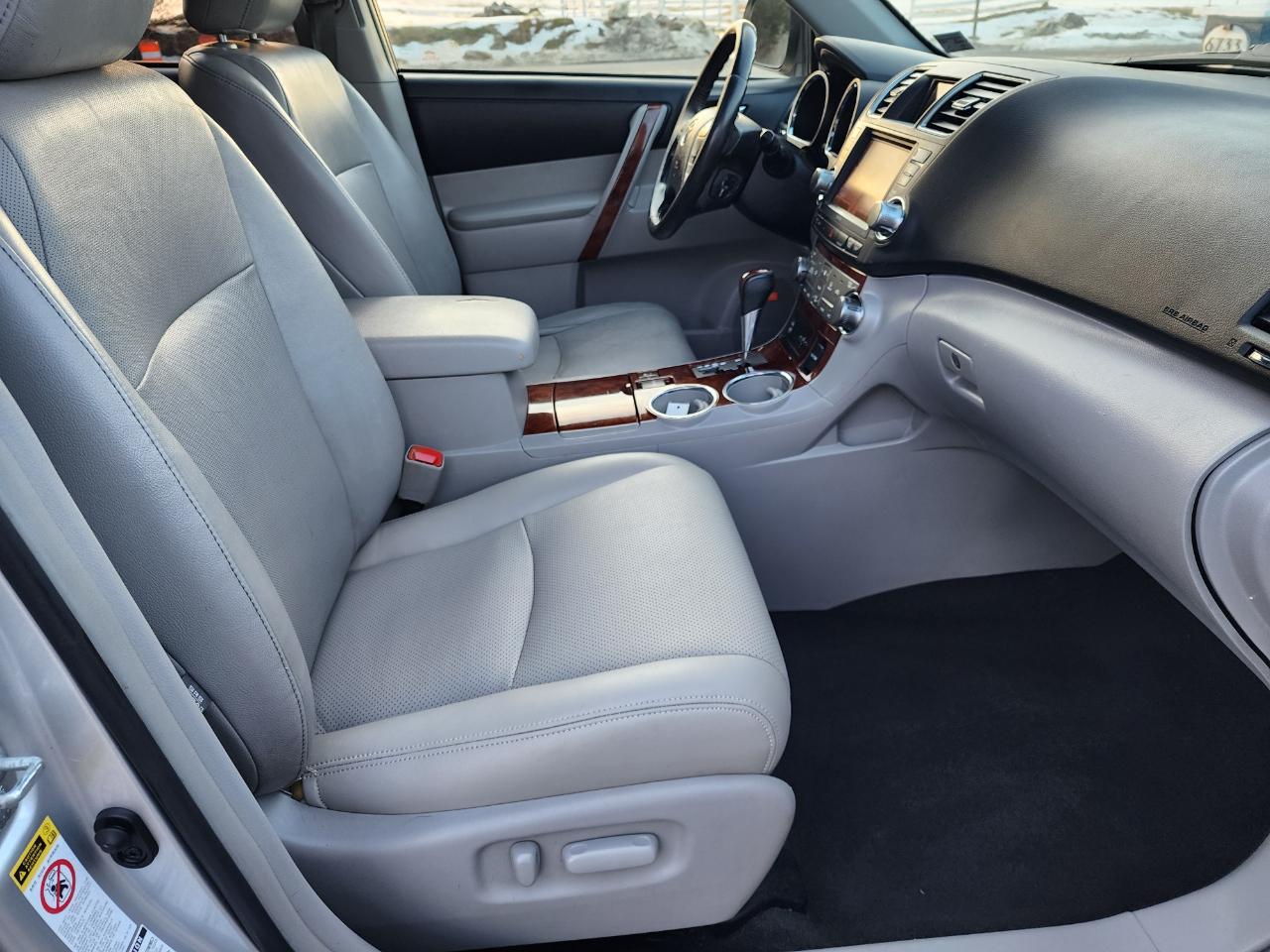 Toyota Highlander Limited 4WD 2011