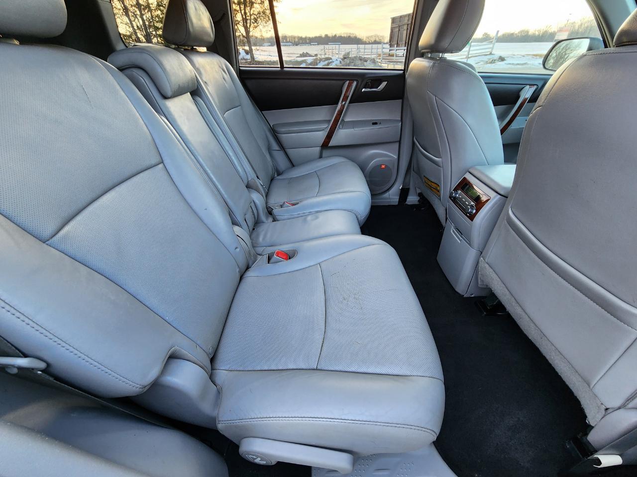 Toyota Highlander Limited 4WD 2011